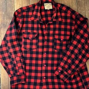 Vintage 1940s or 50’s buffalo plaid men’s shacket coat shirt wool size xl